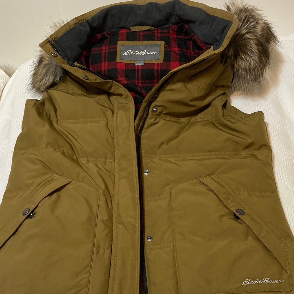 EDDIE BAUER SANDSTONE OLIVE NWOT FAUX FUR HOODED DOWN QUILTED PUFFER VEST - Picture 10 of 16